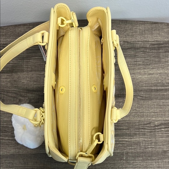 Betsey Johnson | Gingham Tote w/ Daisy Charm  and Crossbody Strap - Picture 7 of 11